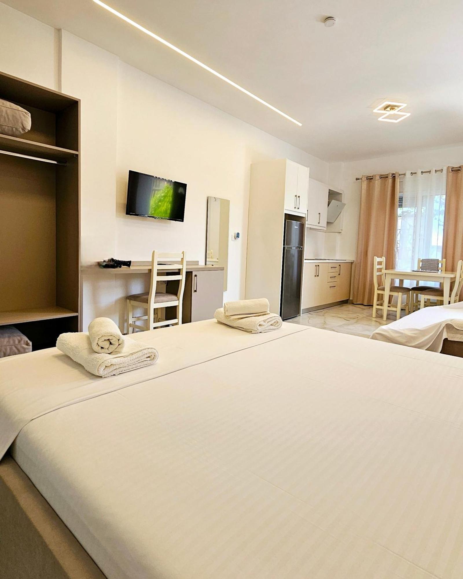 Blue Mare Apartments Sarandë Exterior foto